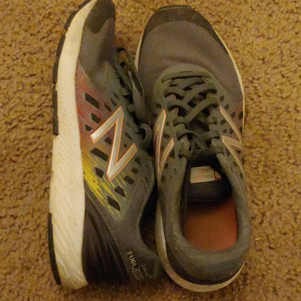 Athletic shoes